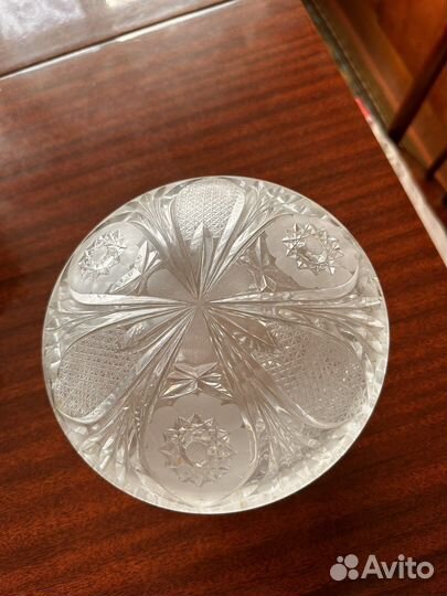 Хрустальная ваза