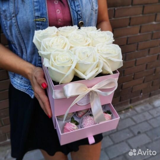 Клубника в шоколаде, Боксы с клубникой и цветами