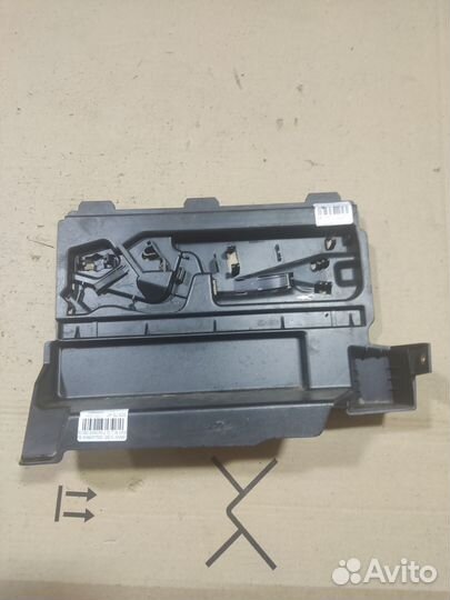 Обшивка багажника Bmw 3-series E91 (Заднее Левое Нижнее)