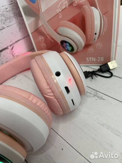 Беспроводные наушники со светящимися ушками Новые