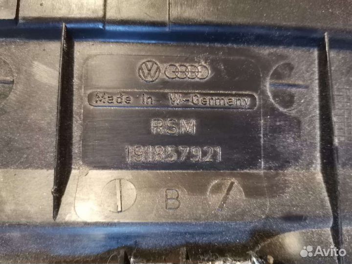 Под рулевая полка на Гольф 2