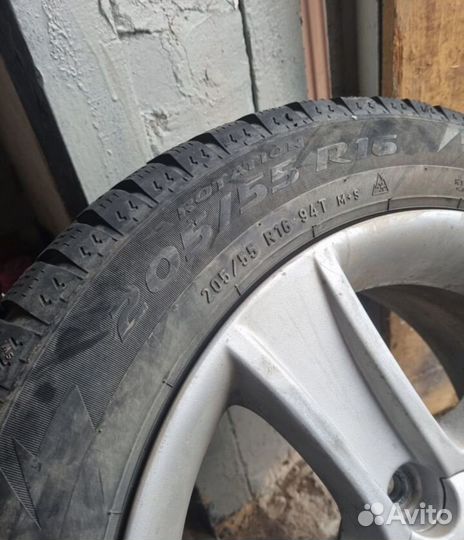 Pirelli Ice Zero R16