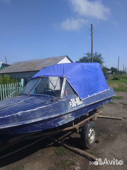 Лодка Обь М с мотором и прицепом
