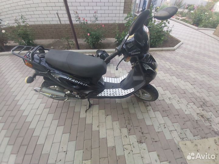 Скутер stels leader 50