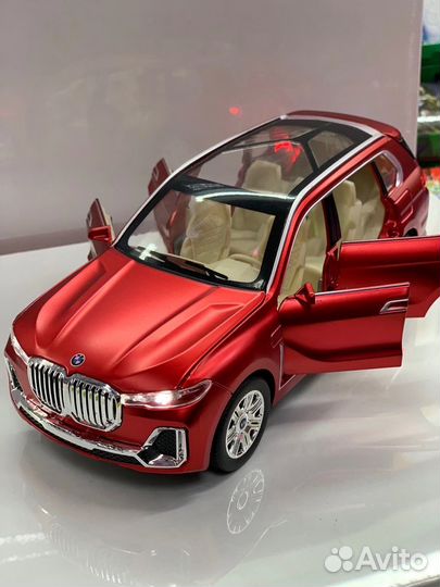 Машинка металлическая инерционная BMW X7