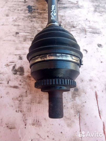 Полуось передняя правая (приводной вал, шрус) Volv