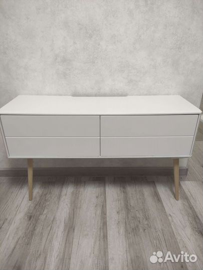 Тумба под тв белая подвесная