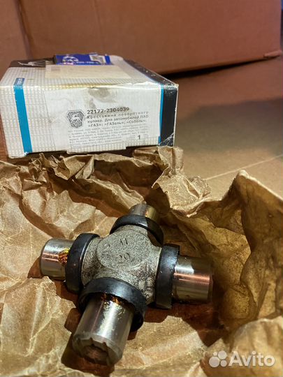 Крестовина поворотного кулака газ