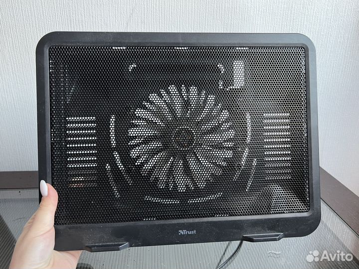 Подставка для охлаждения ноутбука