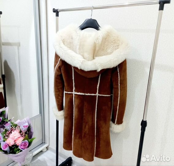 Дубленка натуральная женская с капюшоном 42