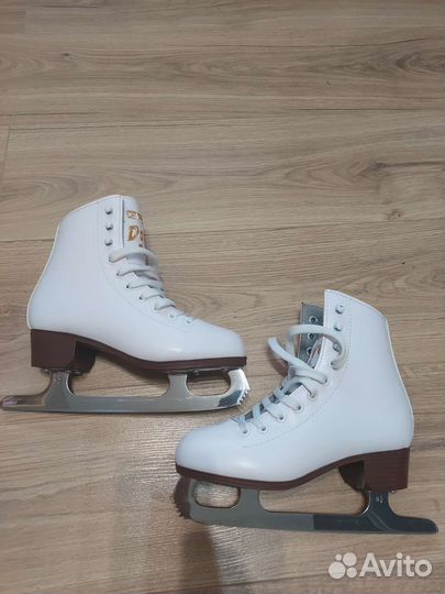 Фигурные коньки graf Davos Gold