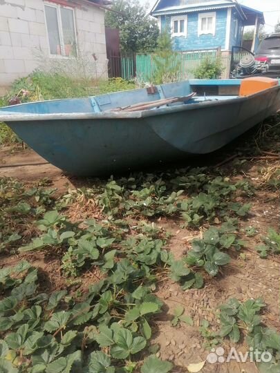 Продается лодка Автобот