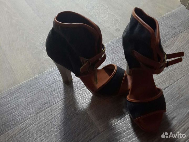 Босоножки женские