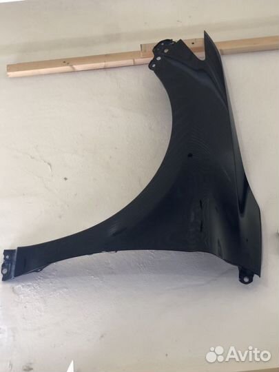 Крыло левое Toyota Camry V70 оригинал в цвет