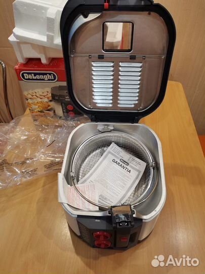 Фритюрница DeLonghi
