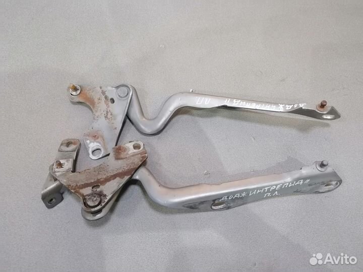 Петля капота Dodge Intrepid 1998-2004