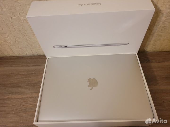 Macbook air m1 16 256