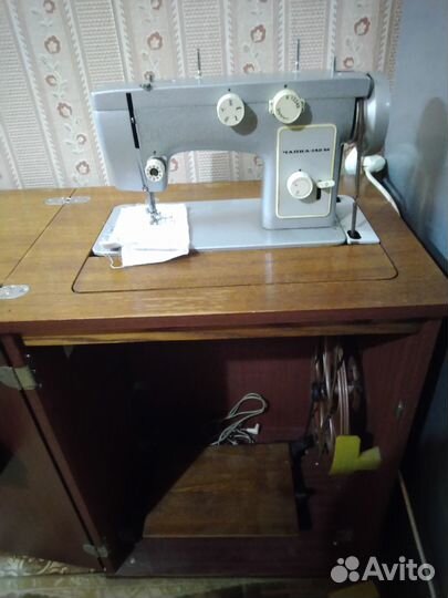 Продаю швейную машинку Чайка 142М б/у