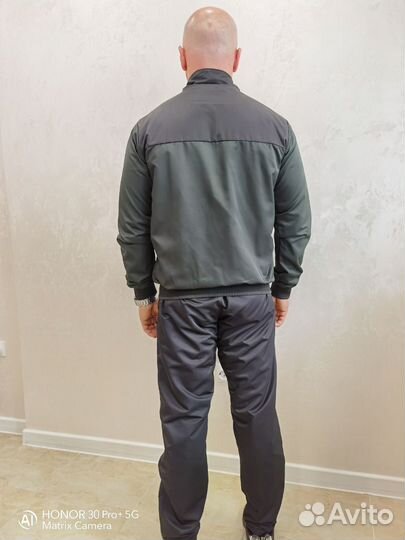 Cпортивный костюм серый найк