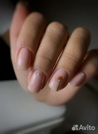 Маникюр гель-лак, пудровый