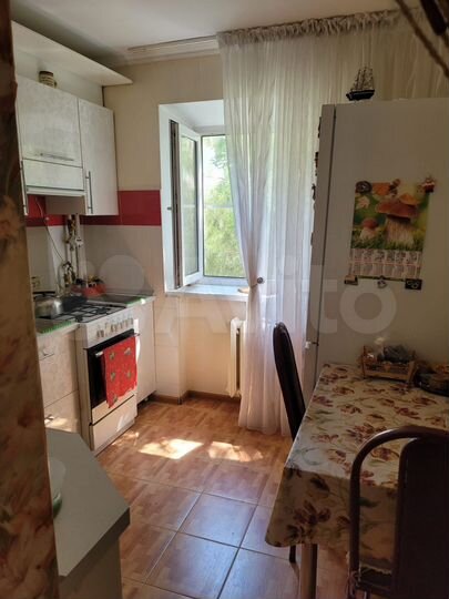 3-к. квартира, 55 м², 2/4 эт.