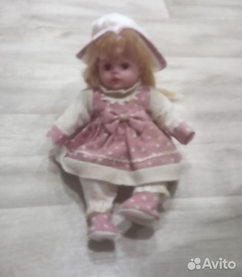 Мякая игрушка кукла