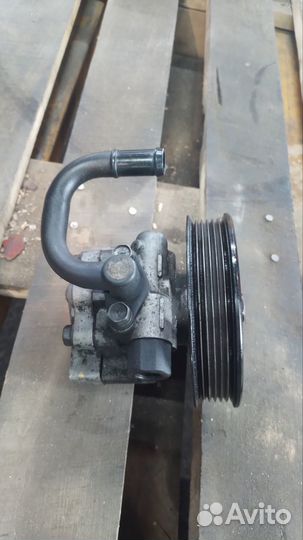 Насос гидроусилителя Chevrolet Epica 95980806