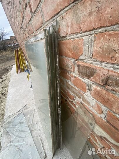 Деревянные окна бу, стёкла