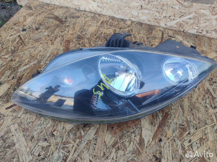 Левая фара Seat Leon 2 до рестайл
