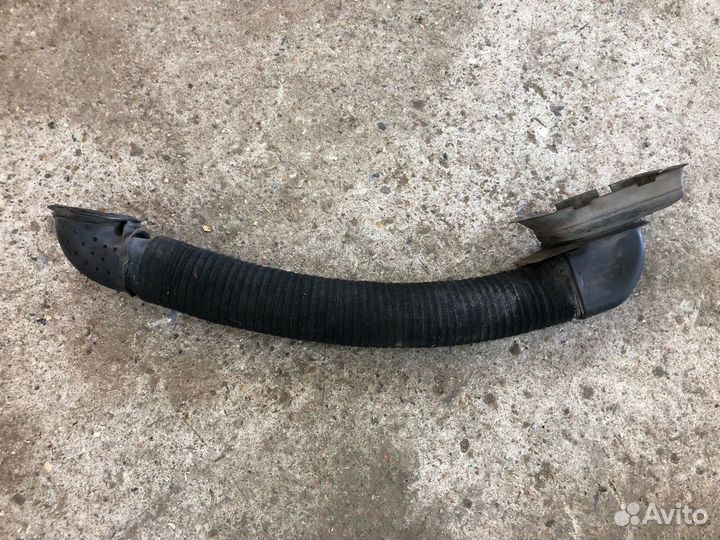 Патрубок воздушного фильтра Land Rover Discovery 3