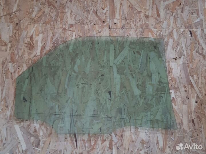 Автостекло задней левой двери Camry Gracia