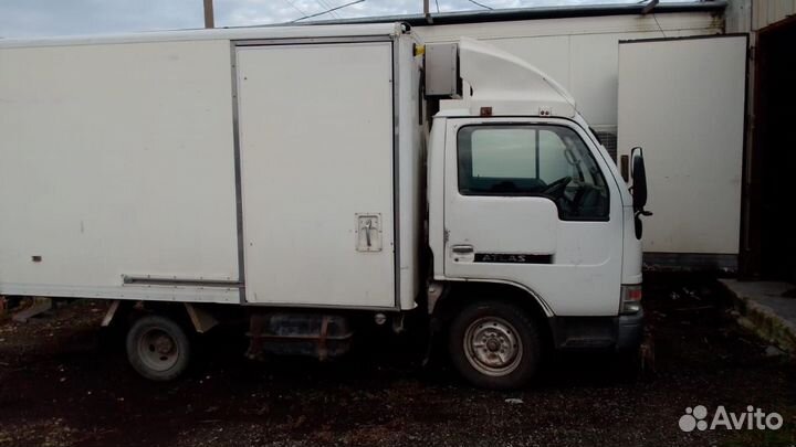 Ниссан Атлас