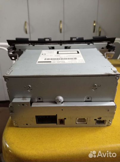 Штатная магнитола Сузуки Свифт