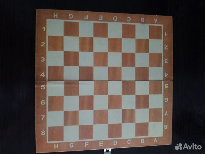 Шахматная доска деревянная