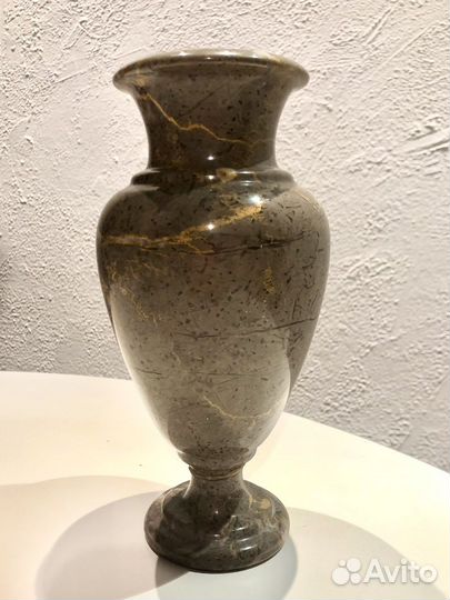 Ваза из натурального камня