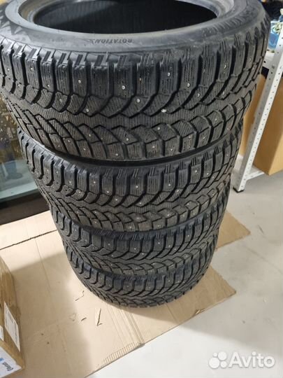 Bridgestone Blizzak Spike-01 225/55 R17 101T