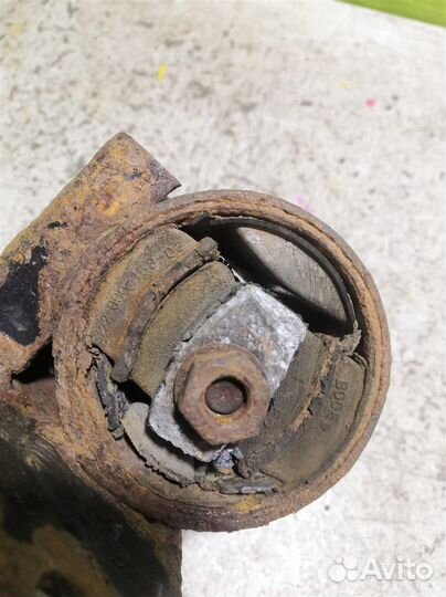 Опора кпп задняя Фольксваген Транспортер Т2 Т3 7
