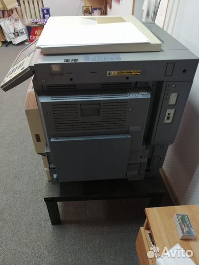 Принтер сканер копир лазерный цветной
