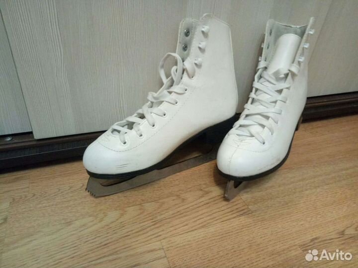 Коньки фигурные женские