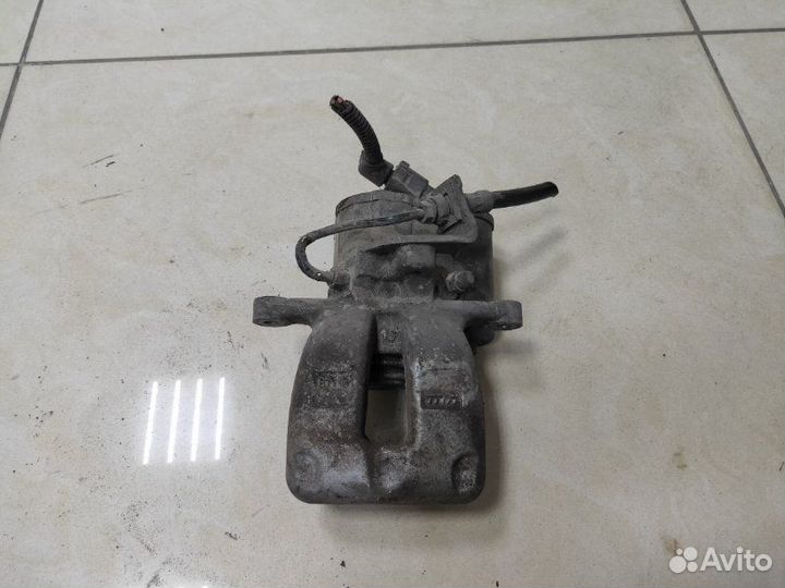 Суппорт задний левый Volkswagen Passat B6 1.9 BKC