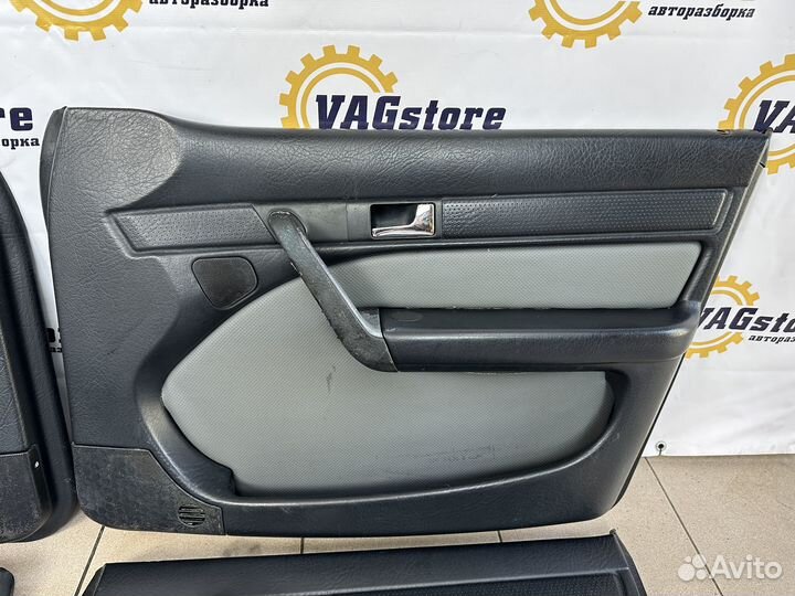 Обшивки дверей Audi A6 C4 1995