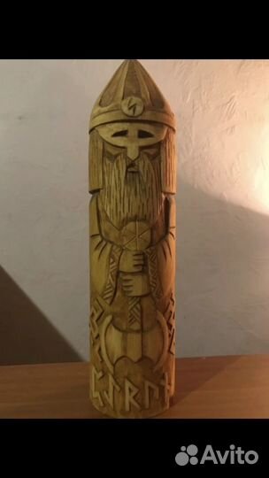 Резные кумиры славчнских Богов