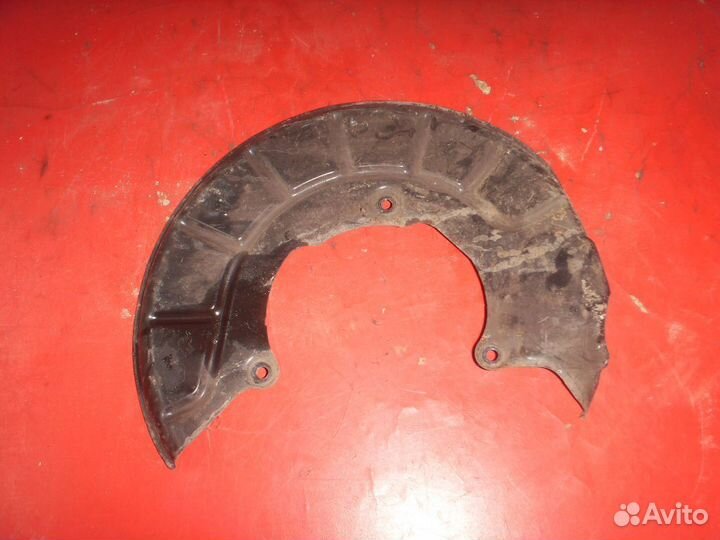 Пыльник тормозного диска передний Volkswagen Golf