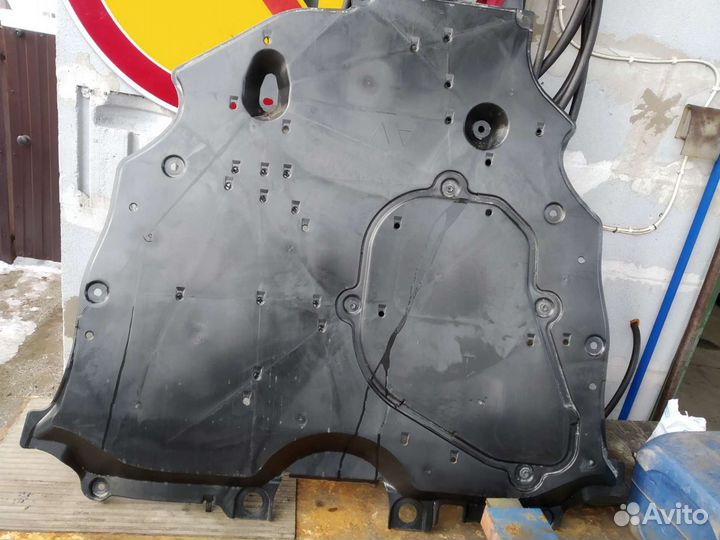 Пыльник двигателя защита картера Тойота Рав 4