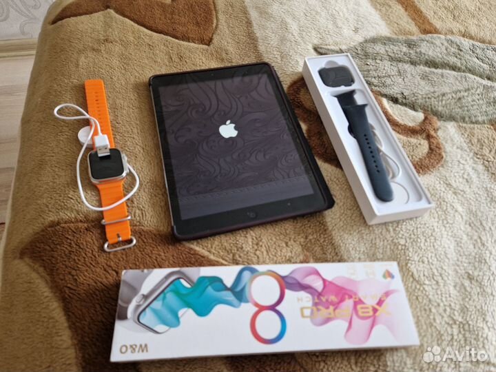 Сотовые телефоны. Мало б у