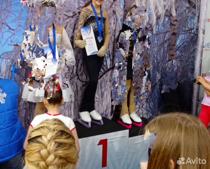 Комбинезон для выступления по фигурному катанию