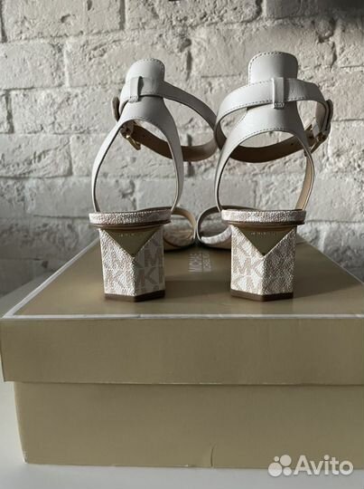 Босоножки Michael Kors