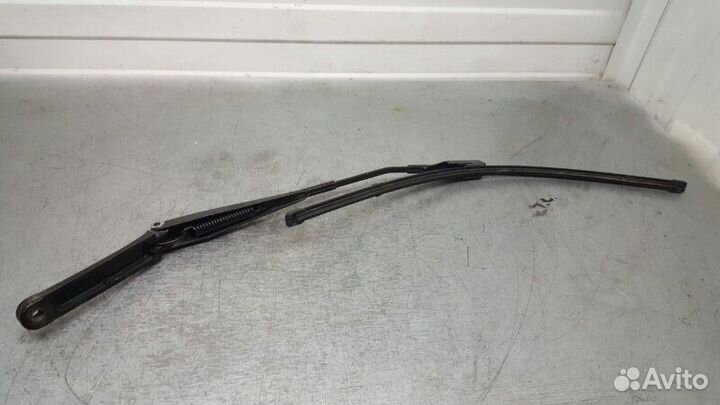 Поводок стеклоочистителя передний левый Volkswagen