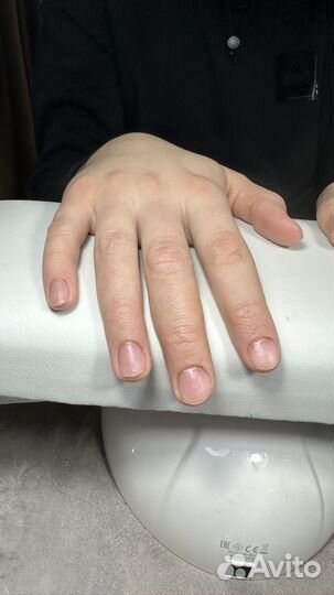 Модель на маникюр