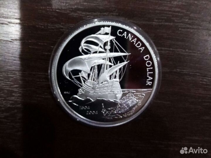 Серебряная монета Канады. 2004г